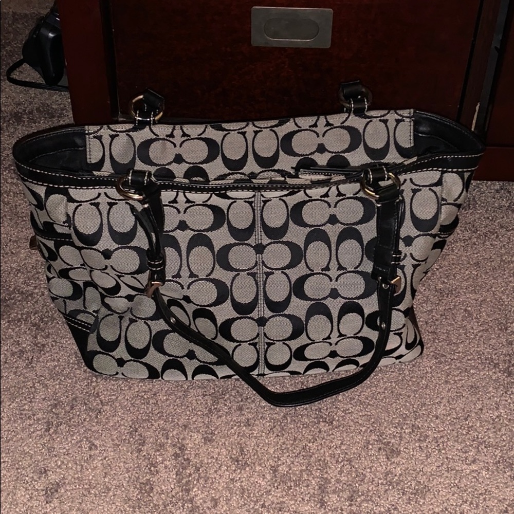 Coach Handbag - Picture 2 of 6